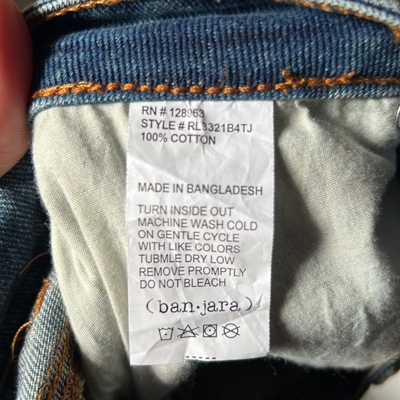 🔴 CLEARANCE🔖 NWT FRINGED RIPPED DESTROYED DISTRESSED CUT-OFF JEAN SHORTS Size 5 - Picture 9 of 9